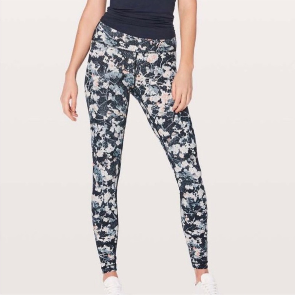 🚨SALE🚨 LULULEMON Spring Bloom Wunder Under Hi-Rise Tight, Size 8